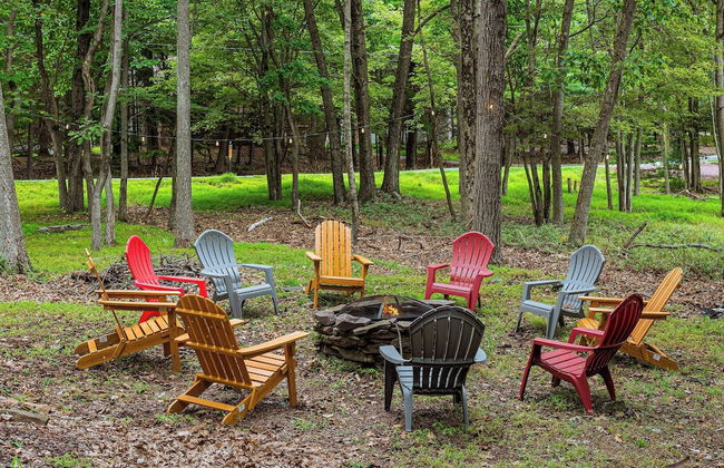 Frolic on Fern by Avantstay Enclosed Deck w/ Forest Views, Bar - Foto 36