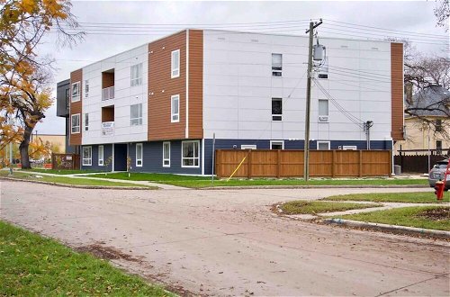 Photo 35 - Gorgeous Modern 2BD Condo Heart of Wpg Location