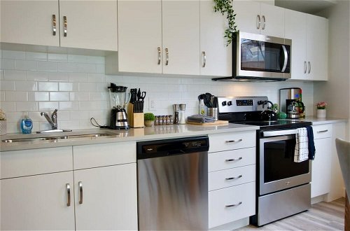 Foto 2 - Gorgeous Modern 2BD Condo Heart of Wpg Location