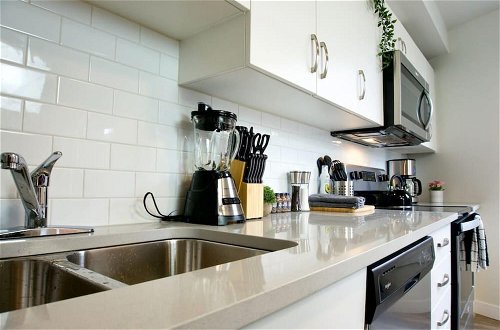 Photo 30 - Gorgeous Modern 2BD Condo Heart of Wpg Location