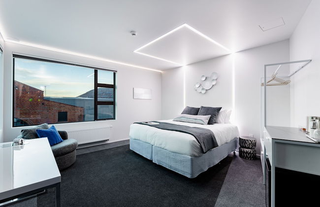 Quarters B2- Luxurious Studio - Photo 1