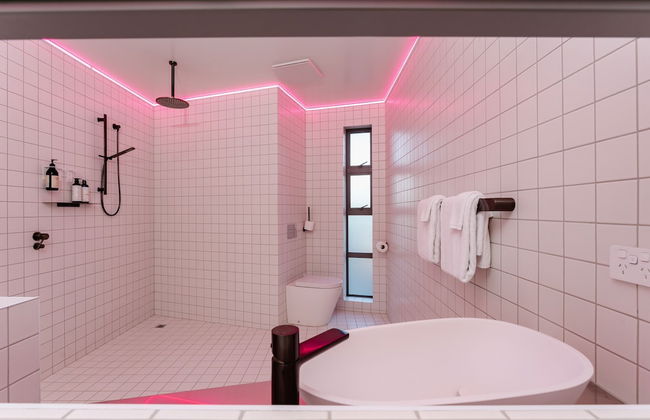 Quarters B2- Luxurious Studio - Photo 4