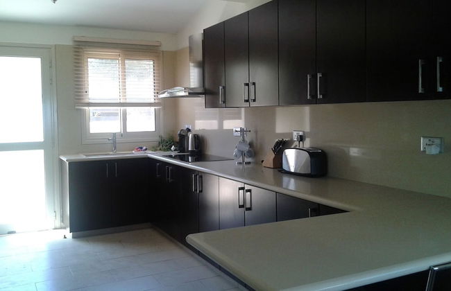 Idyllic 3 Bed Villa With Stunning Views - Photo 5