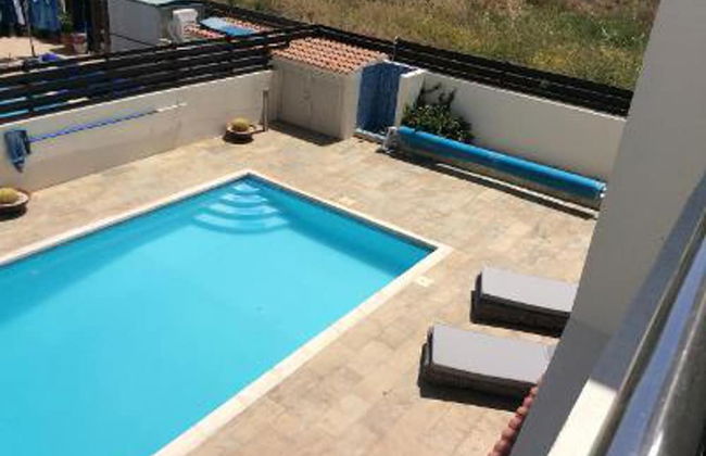 Idyllic 3 Bed Villa With Stunning Views - Photo 9