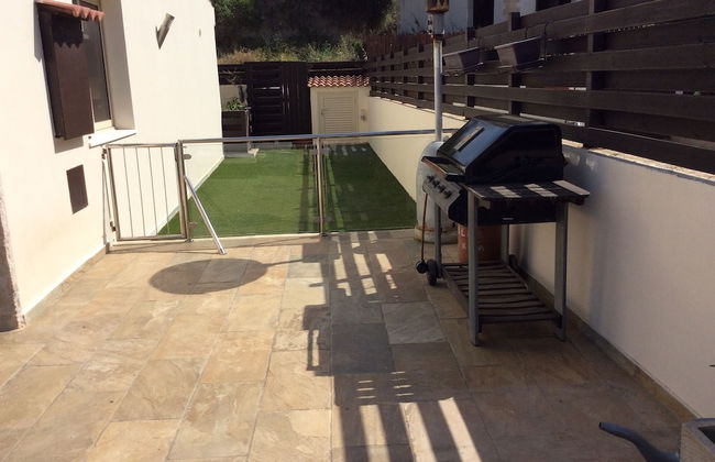 Idyllic 3 Bed Villa With Stunning Views - Photo 14