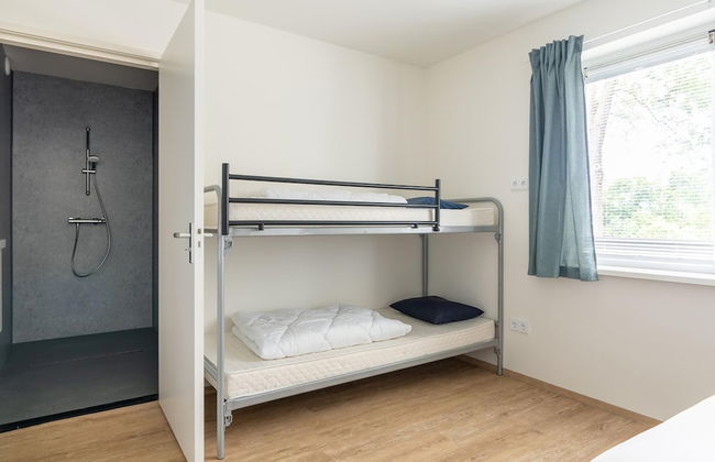 Luxurious 20-person Apartment on Ameland - Photo 10