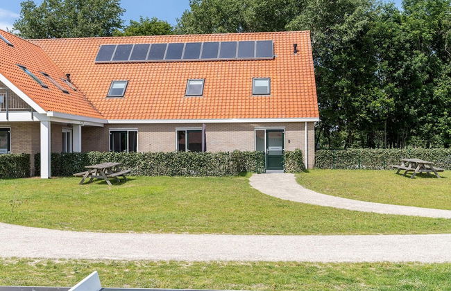 Luxurious 20-person Apartment on Ameland - Photo 28