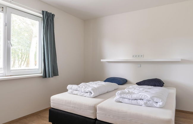 Luxurious 20-person Apartment on Ameland - Photo 7