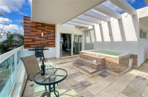 Photo 68 - Incredible 3 BR Penthouse w BBQ Jacuzzi