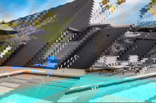 Photo 20 - Blackhaus Suites by AvantStay – Modern Comfort in Downtown Palm Springs