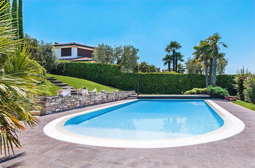 Photo 29 - Villa Vittoria con Vista Lago e Piscina by Wonderful Italy