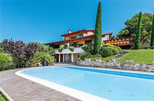 Foto 40 - Villa Vittoria con Vista Lago e Piscina by Wonderful Italy