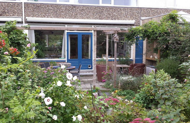 Nice Holiday Home in Voorburg Near the Sea - Foto 1