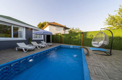 Foto 1 - Villa With Private Pool Near Airport in Muratpasa