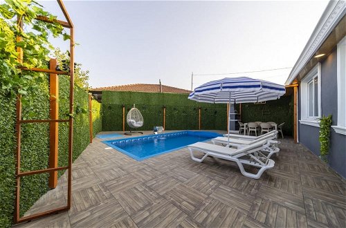 Foto 24 - Villa With Private Pool Near Airport in Muratpasa