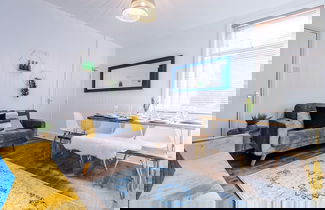 Photo 16 - R&R Character Victorian 4-Bedroom Home