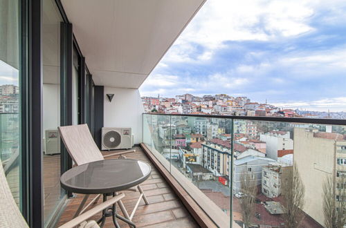 Foto 22 - Centrally Located Flat With Balcony in Beyoglu