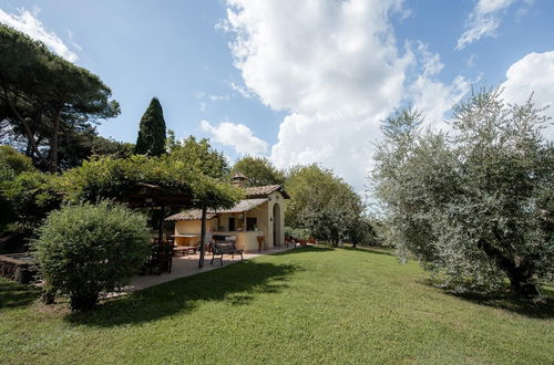 Foto 16 - Enchanting Family Country House Near Rome