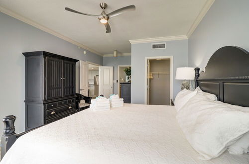 Photo 4 - Gulf Front Master Suite! Directly On The Beach! 3 BR / 2 BA! Sleeps 8