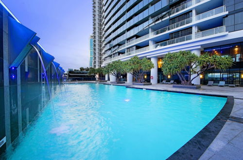 Photo 13 - 2Bed Spa - Circle on Cavill - Wow Stay