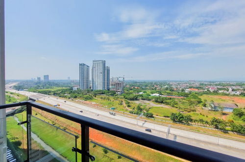 Photo 22 - Fully Furnished And Modern 2Br Apartment At Sky House Bsd