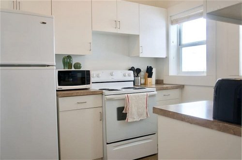 Photo 11 - The Best Rental in Moose Jaw Large 2-br Parking Coffee