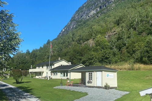 Photo 2 - Vollsnes Feriehus Stryn