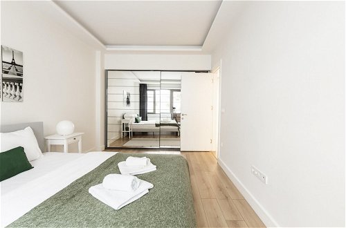 Photo 10 - Sleek and Central Flat With Backyard in Besiktas