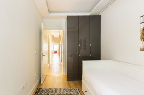 Photo 16 - Sleek and Central Flat With Backyard in Besiktas
