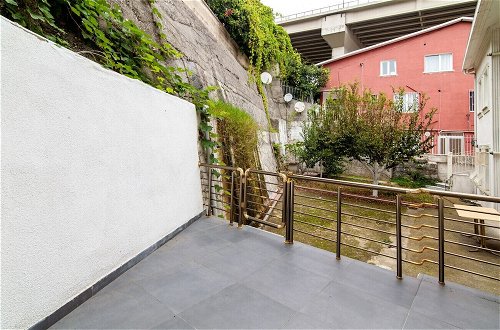 Photo 20 - Sleek House With a Lovely Terrace in Besiktas