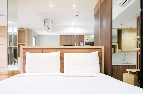 Foto 3 - Best Deal And Smart Living Studio At Grand Sungkono Lagoon Apartment