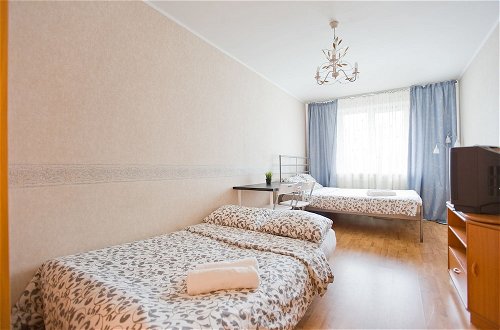 Foto 4 - Hello Apartment on Staroderevenskaya 33