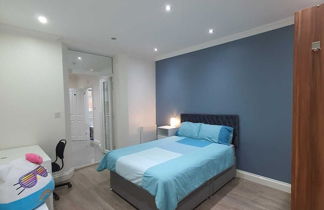 Photo 2 - Cosy Entire Home Kingscross Central London