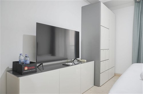 Foto 11 - Minimalist And Comfort Stay Studio Gold Coast Apartment