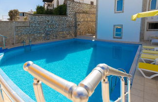 Photo 3 - Cozy Room With Shared Pool Near Gumbet Beach