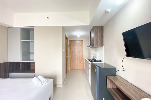 Photo 11 - Well Furnished And Cozy Studio At Gateway Park Lrt City Bekasi Apartment