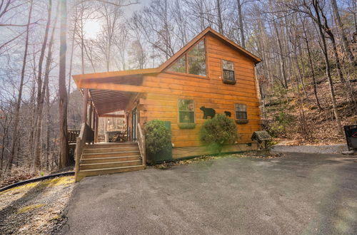 Foto 1 - Moonshine Ridge Cabin with Hot Tub and Fire Pit