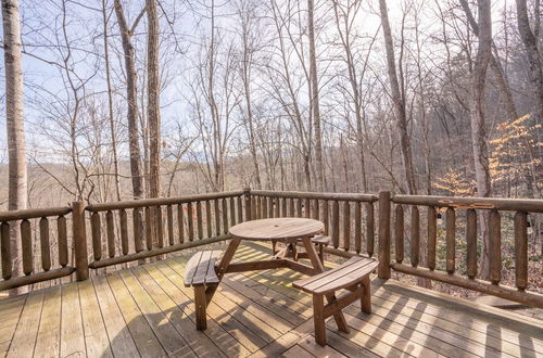 Photo 17 - Moonshine Ridge Cabin with Hot Tub and Fire Pit