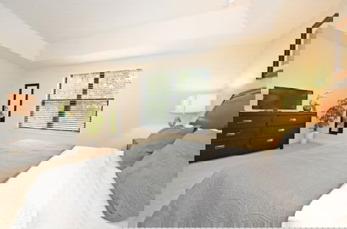 Foto 3 - Tropical Fountains 3 Bedroom Condo by RedAwning