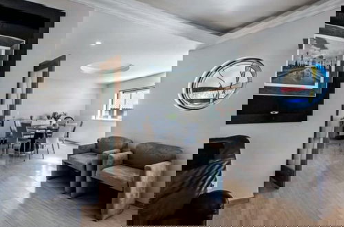 Foto 15 - Stunnig 5 Bedroom Private Pool Villa With Cinema Room