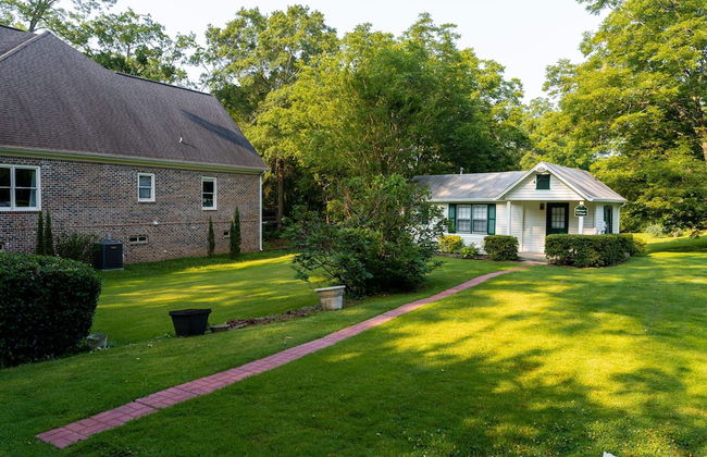 Private 1BR Cottage In Downtown Historic Norcross - Photo 11