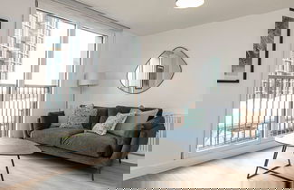 Photo 1 - Deluxe Waterside Flat in Leeds
