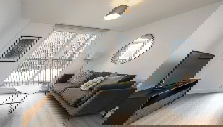 Photo 1 - City Flat in Vibrant Location