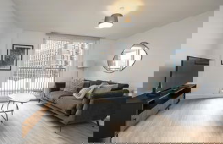 Photo 1 - City Flat in Vibrant Location