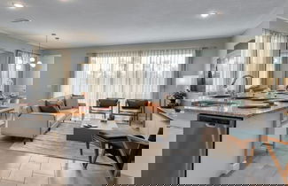 Foto 3 - Super Spacious Villa With Private Pool and Themed Bedrooms