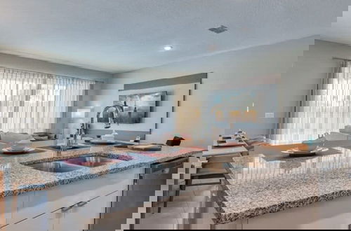 Foto 6 - Luxury 5 Bedroom Home for 12 Guests
