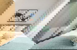 Foto 3 - Waves - Spectacular Seaside Retreat Apt With Views