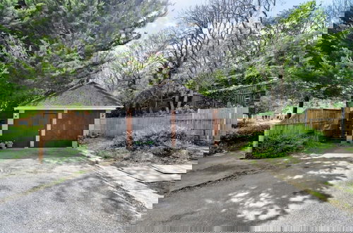 Photo 23 - Cozy Guest Lodge With a Large Secluded Garden