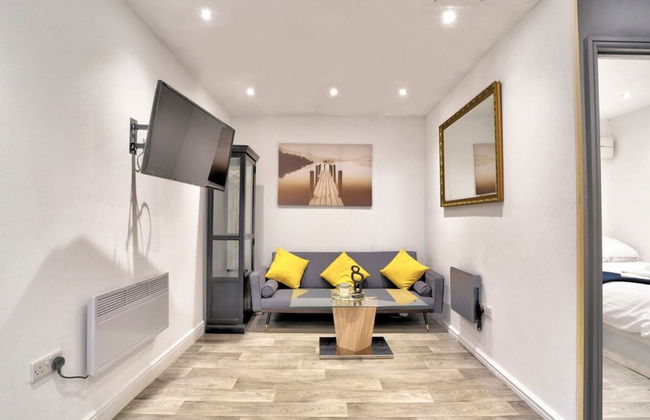 Cozy Guest Lodge With a Large Secluded Garden - Foto 16