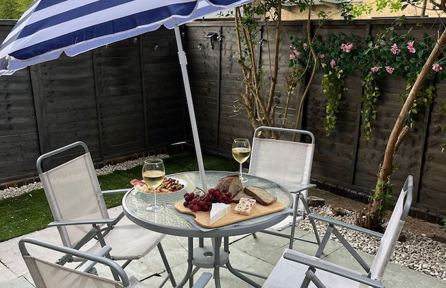 Elegant 3 Bedroom Flat with Garden Oasis - Foto 21